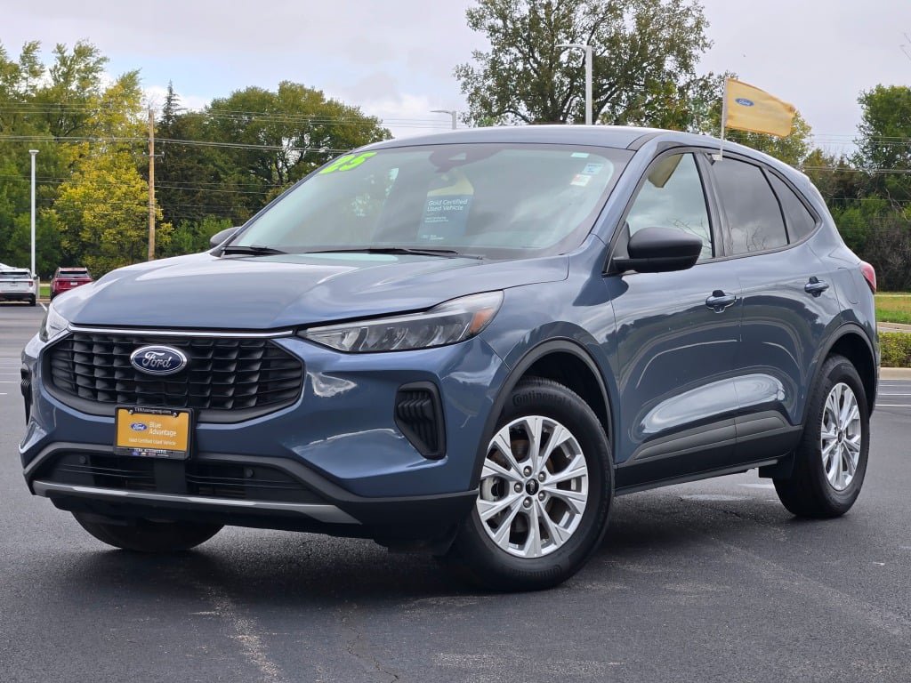 Certified 2025 Ford Escape Active w/ Cold Weather Package AWD/4WD image 2
