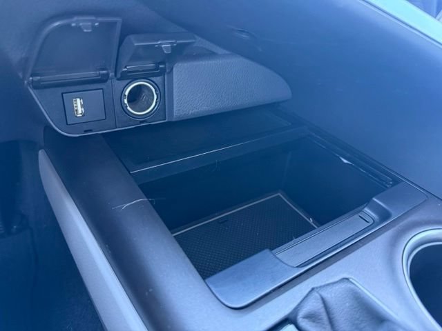 Used 2022 Toyota Camry SE w/ Carpet Mat Package (TMS) FWD image 25