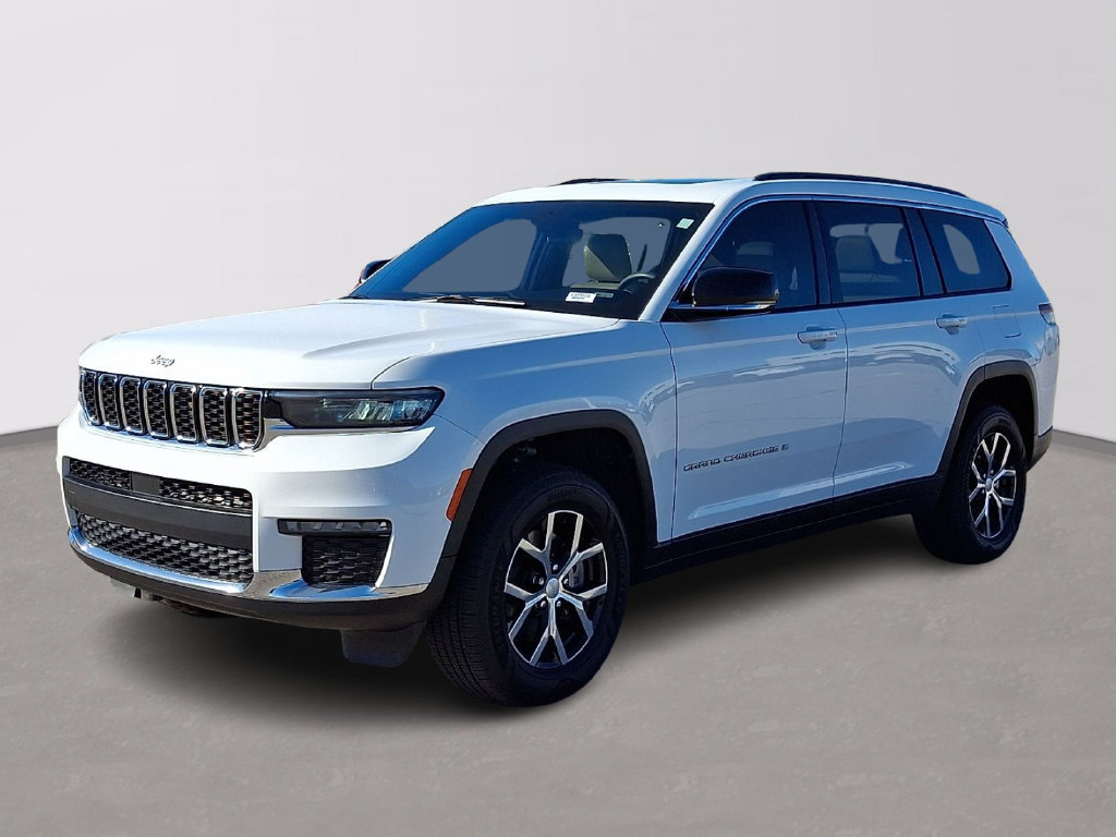 Used 2024 Jeep Grand Cherokee L Limited w/ Trailer Tow Package AWD/4WD image 3