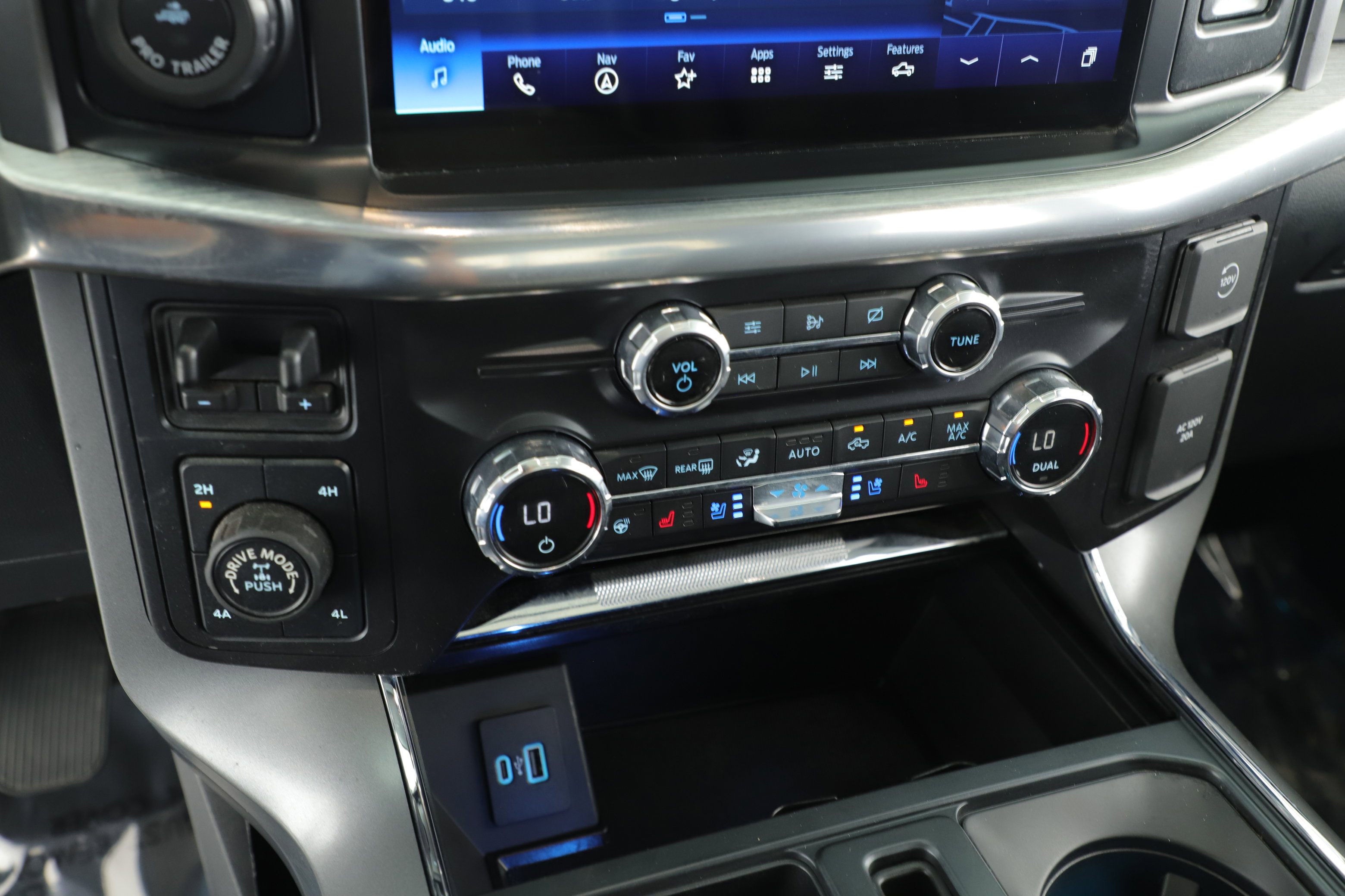 Certified 2021 Ford F150 Lariat w/ Equipment Group 502A High image 16