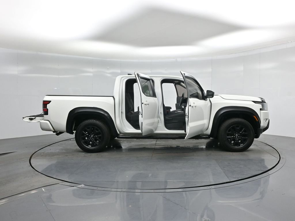 Used 2022 Nissan Frontier SV w/ Technology Package image 34