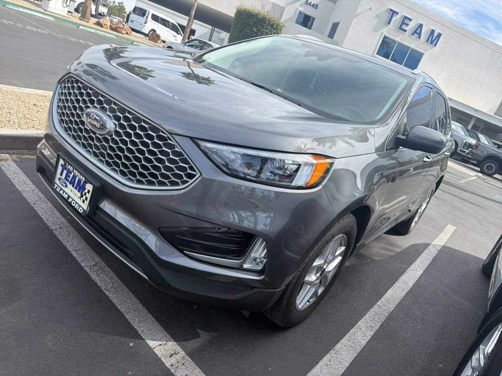 Certified 2023 Ford Edge SEL w/ Convenience Package AWD/4WD image 3