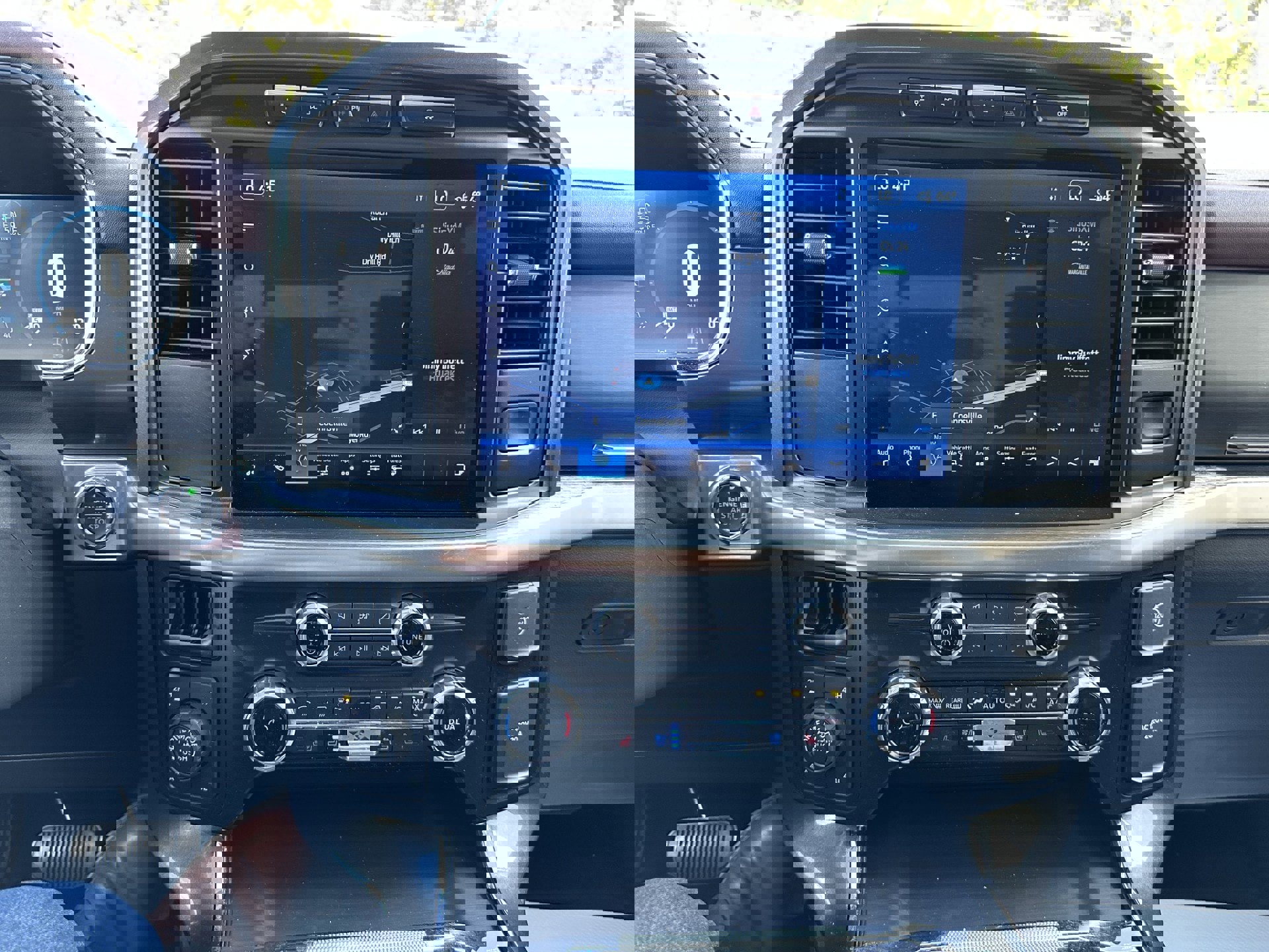 Certified 2023 Ford F150 Lariat w/ Equipment Group 502A High image 14