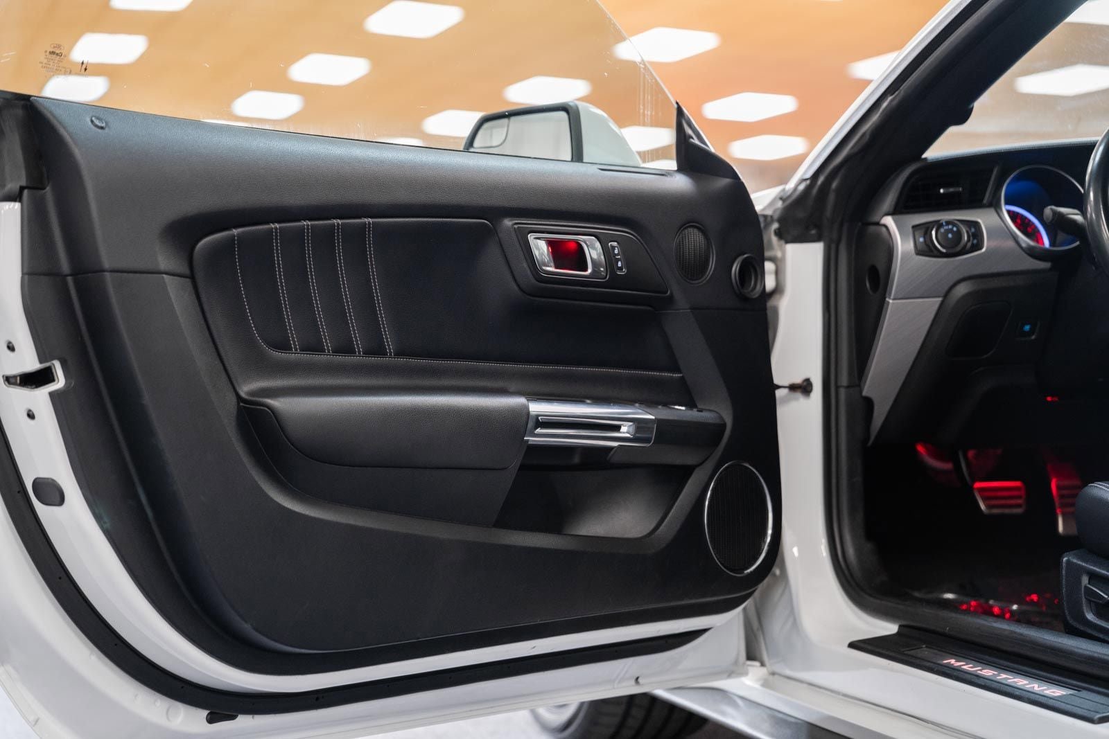 Certified 2020 Ford Mustang Premium RWD image 40