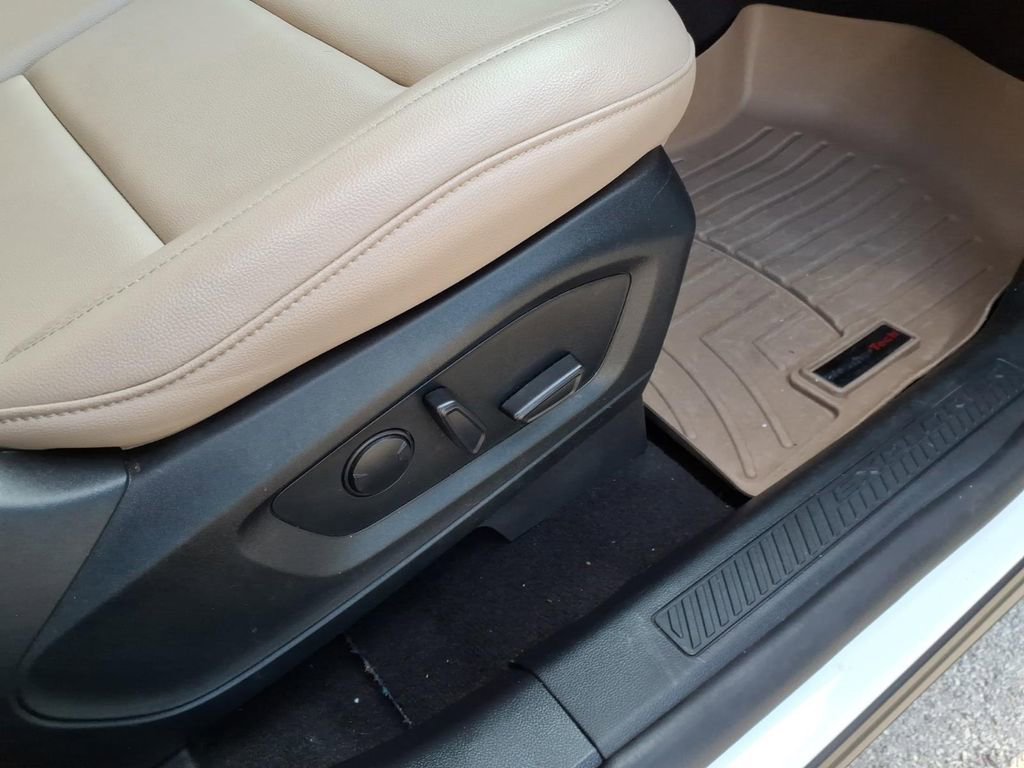 Certified 2020 Ford Explorer XLT w/ Equipment Group 202A AWD/4WD image 5