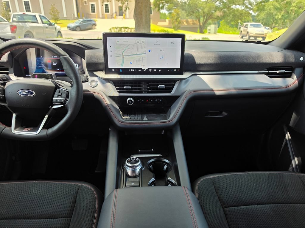 Certified 2025 Ford Explorer ST RWD image 17