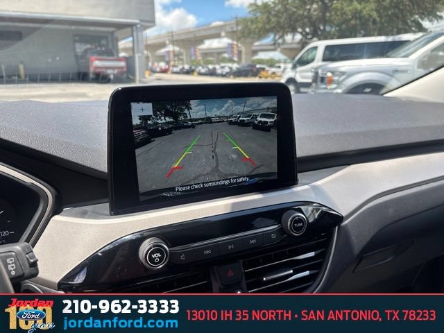 Certified 2022 Ford Escape SE w/ SE Sport Appearance Package FWD image 17