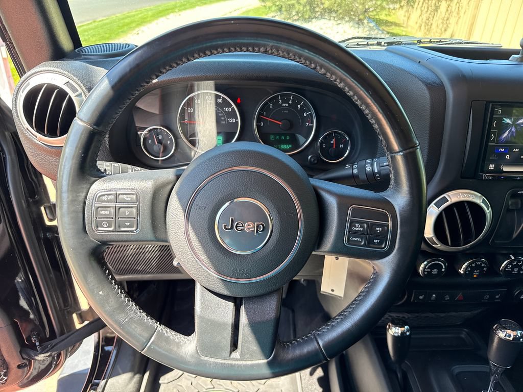 Used 2017 Jeep Wrangler Sahara w/ Dual Top Group AWD/4WD image 15
