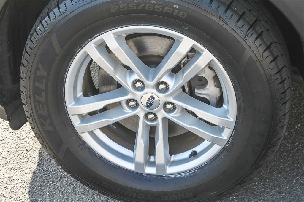 Certified 2022 Ford Explorer XLT w/ Equipment Group 202A image 15