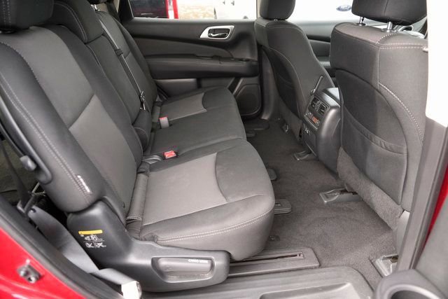 Used 2020 Nissan Pathfinder SV image 14