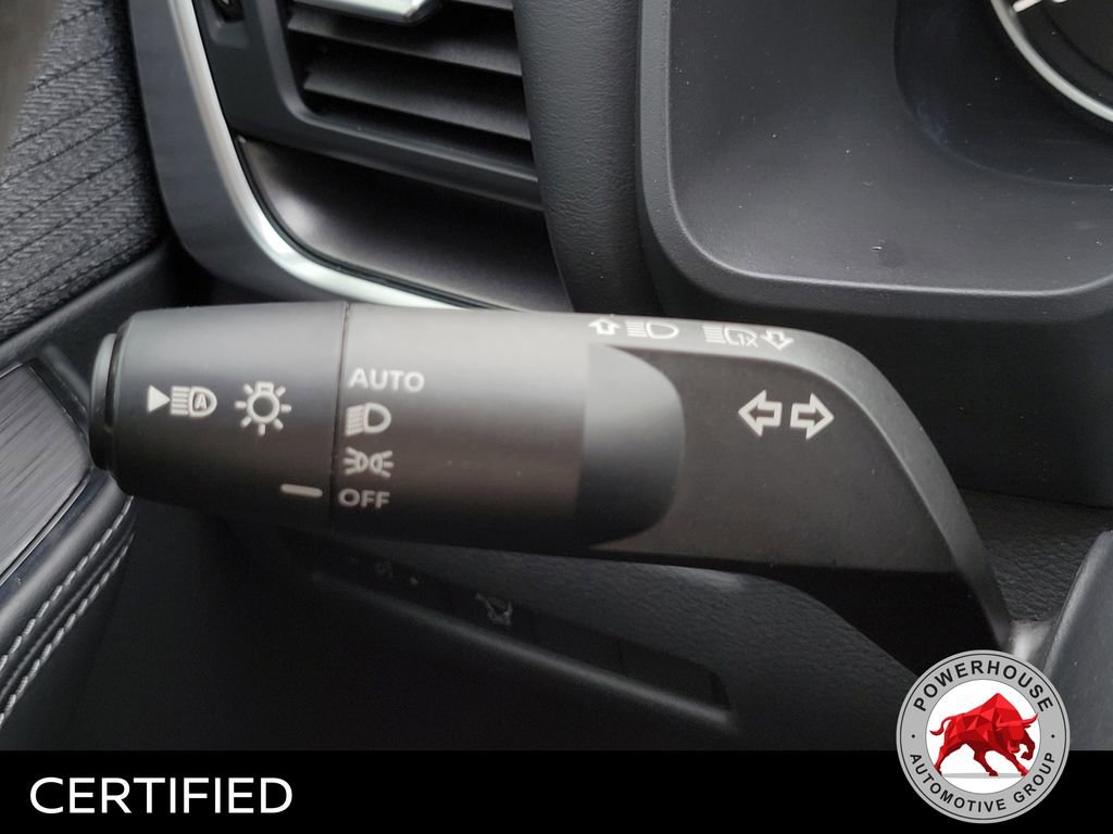 Used 2023 Nissan Rogue SV image 30