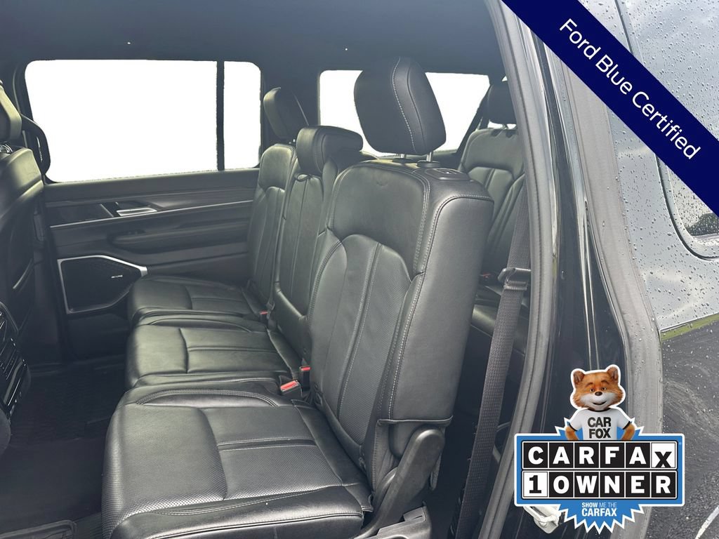 Used 2024 Jeep Wagoneer L Series II w/ Flexible Seating Group RWD image 18