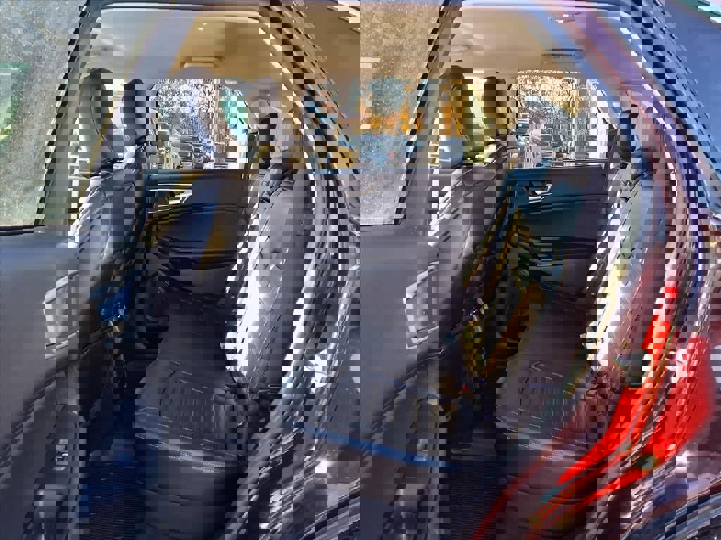 Certified 2024 Ford Edge SEL w/ Convenience Package image 9