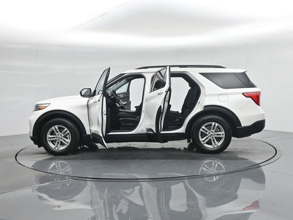 Certified 2022 Ford Explorer XLT image 38
