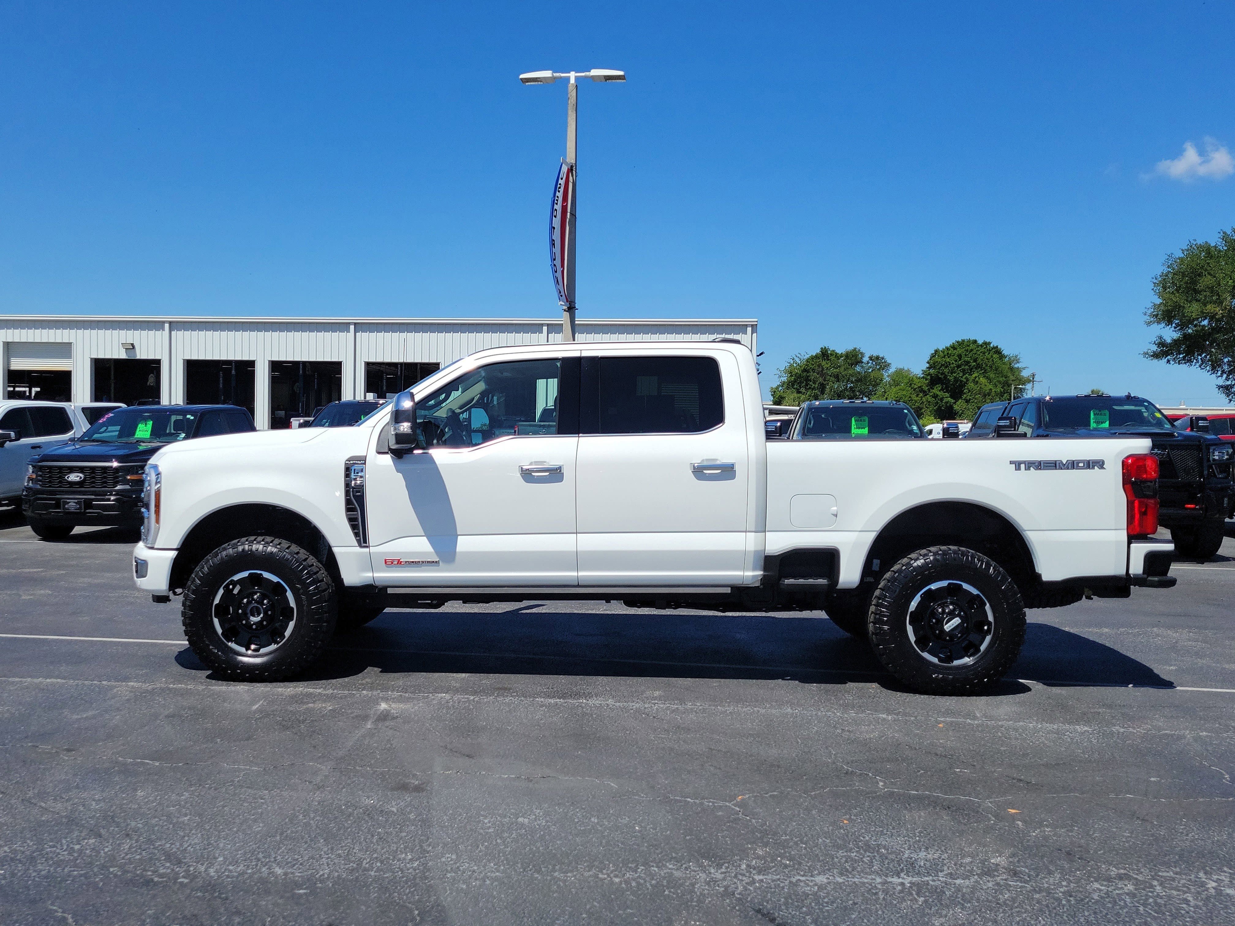 Certified 2025 Ford F250 Platinum w/ Platinum Plus Package AWD/4WD image 6
