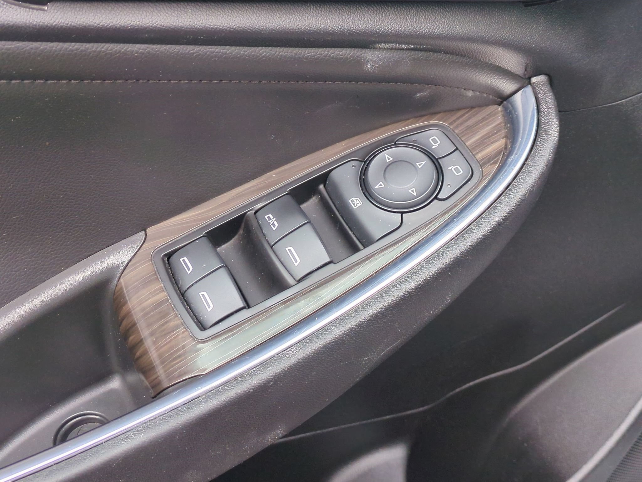 Used 2024 Chevrolet Malibu LT FWD image 12