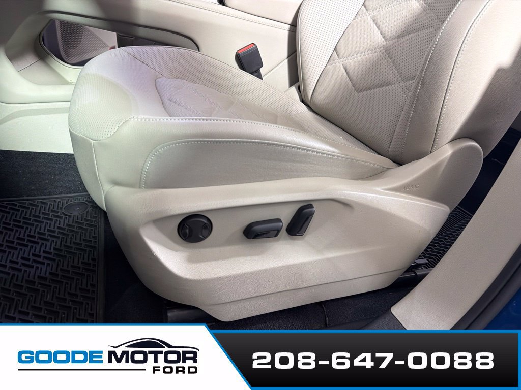 Used 2025 Volkswagen Atlas SE AWD/4WD image 11