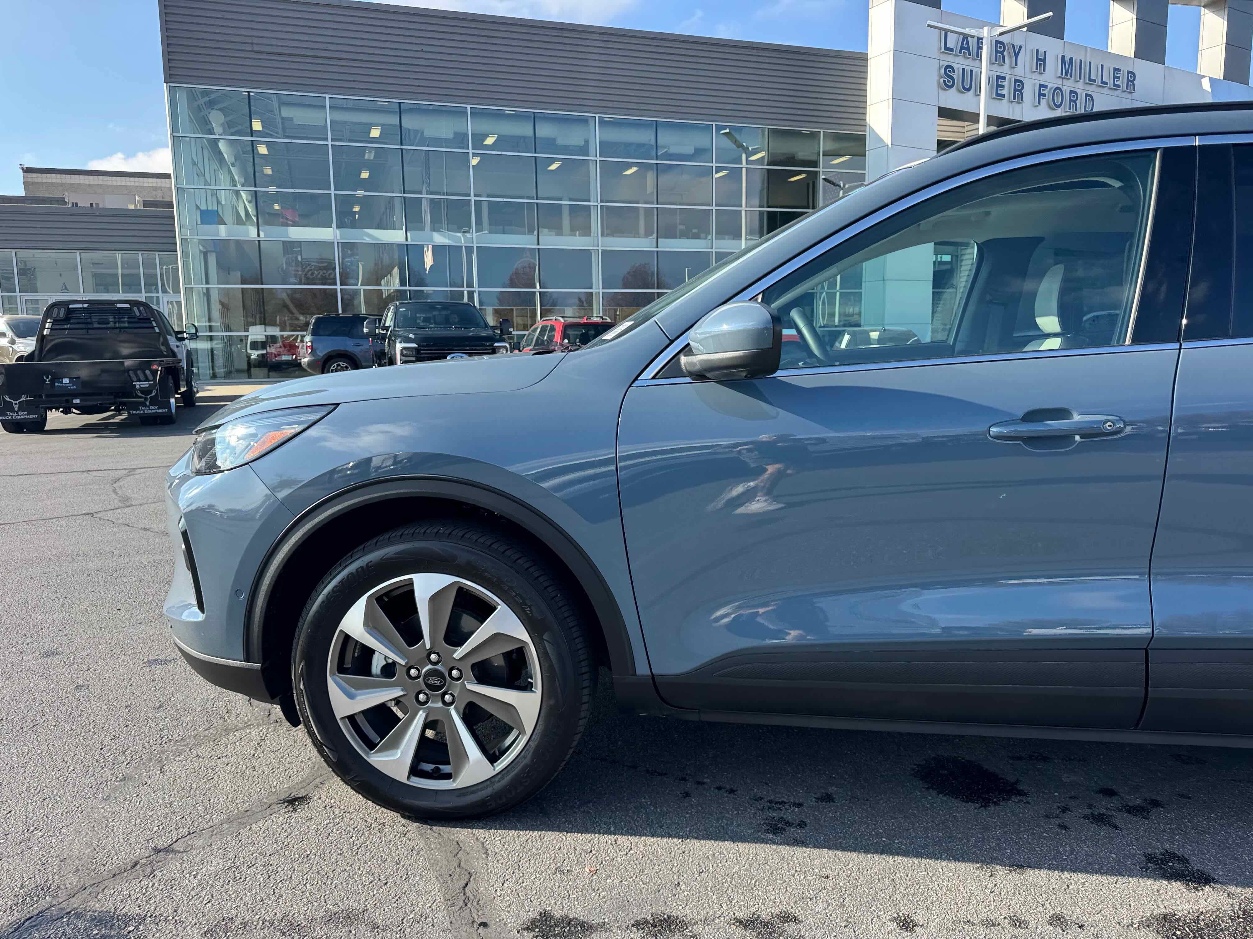 Certified 2023 Ford Escape Platinum w/ Premium Technology Package image 11