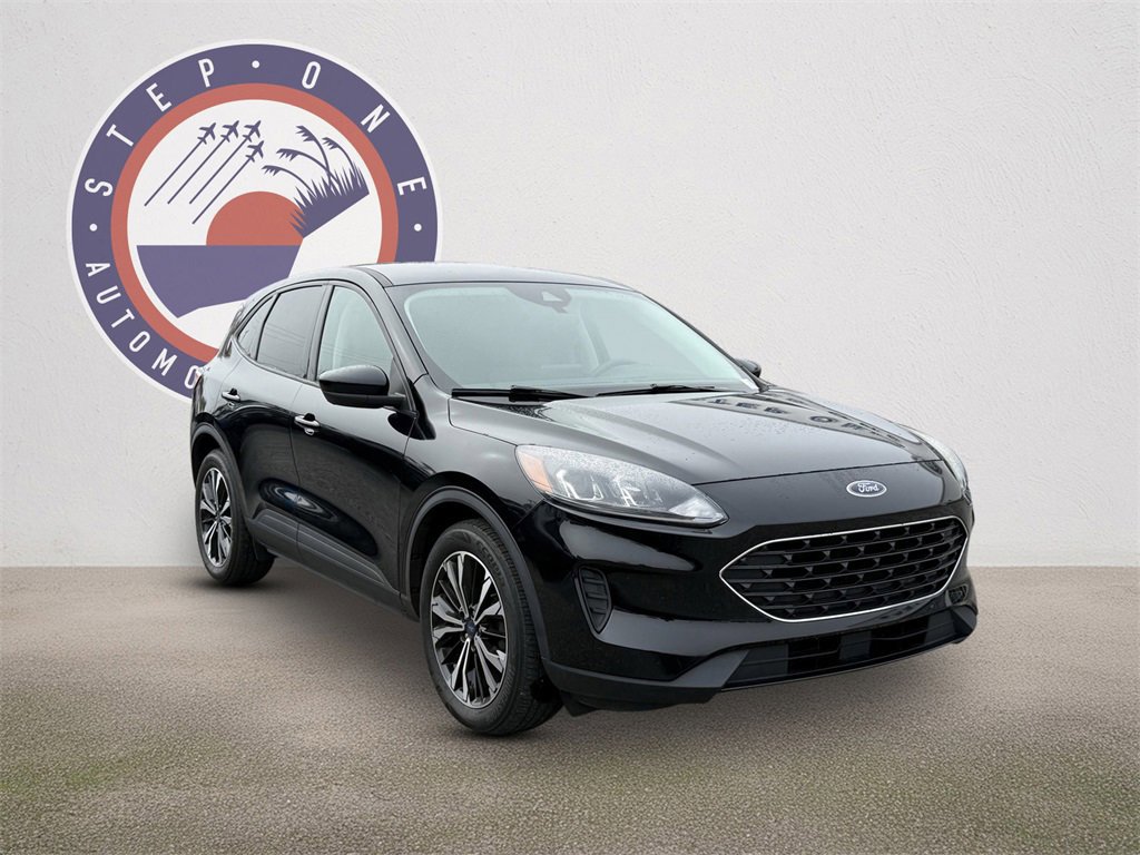 Certified 2022 Ford Escape SE w/ SE Sport Appearance Package image 8