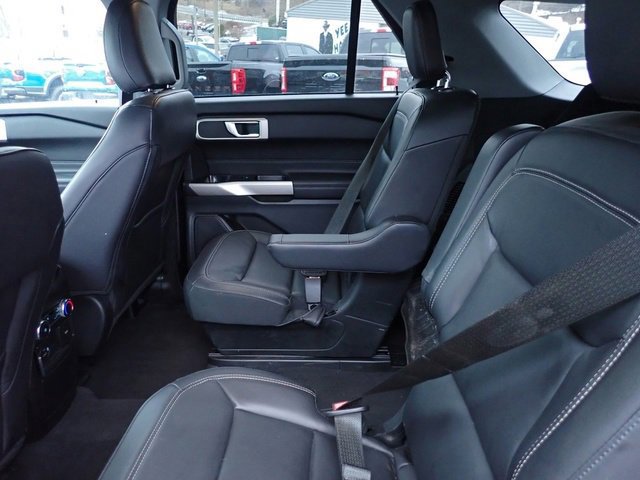 Certified 2022 Ford Explorer XLT w/ Equipment Group 202A image 18