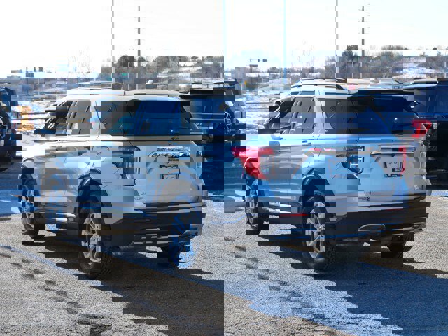 Certified 2020 Ford Explorer XLT w/ Equipment Group 202A image 3