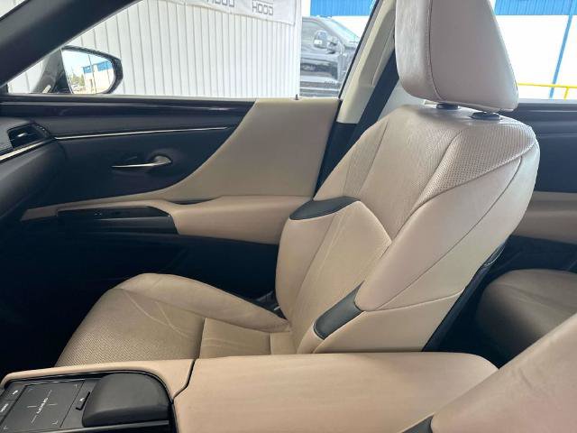Used 2019 Lexus ES 350 w/ Accessory Package FWD image 19