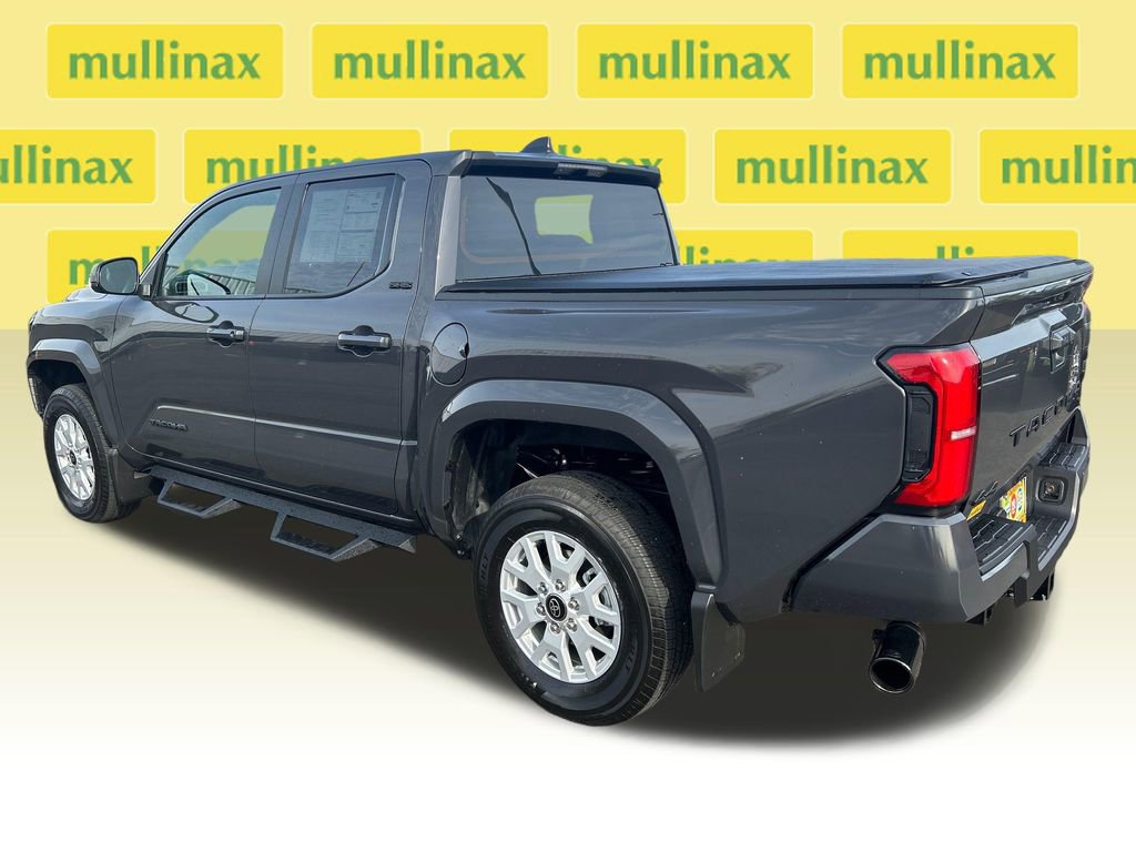 Used 2025 Toyota Tacoma SR5 AWD/4WD image 11