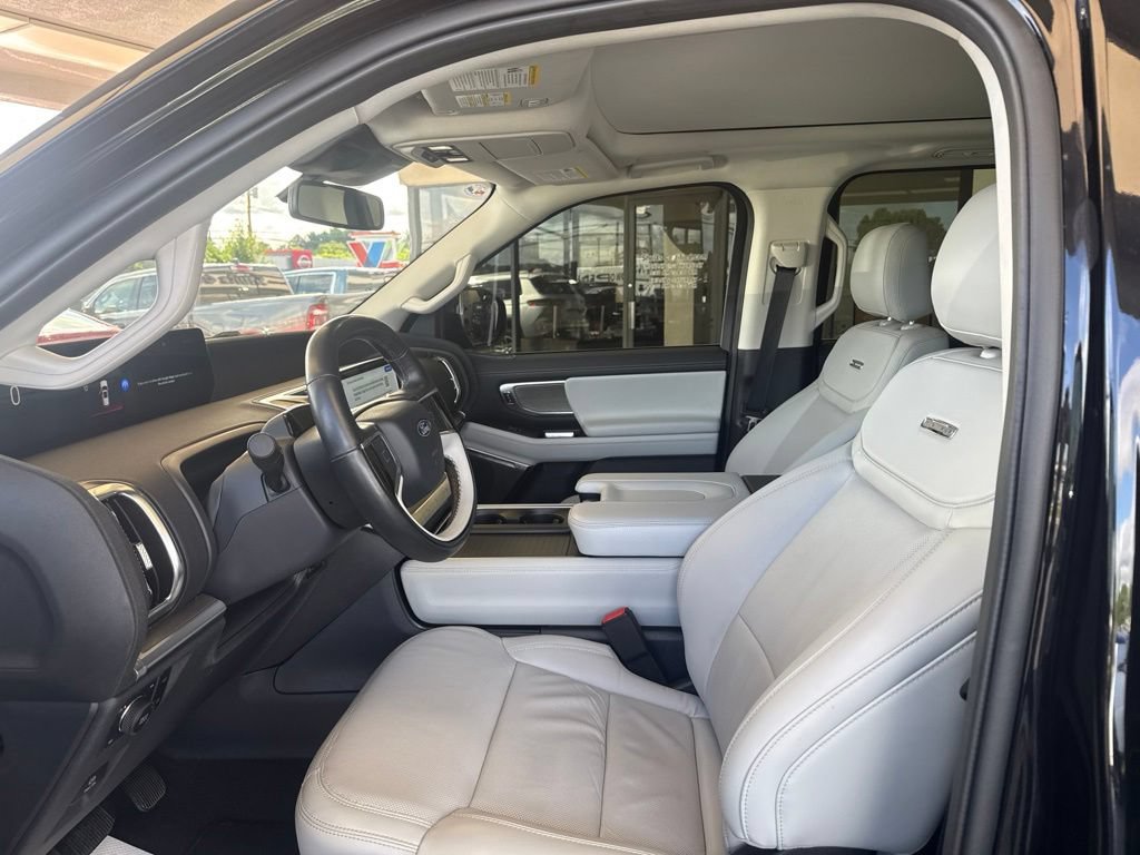 Certified 2025 Ford Expedition Platinum w/ Driver's Package AWD/4WD image 13