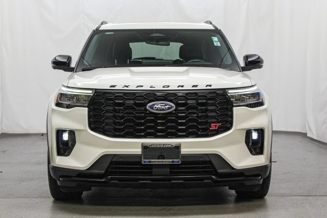 Certified 2025 Ford Explorer ST AWD/4WD image 3