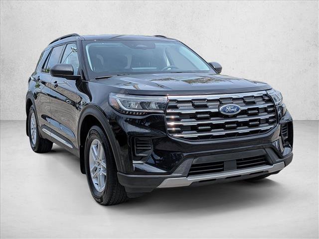 Certified 2025 Ford Explorer Active RWD image 3