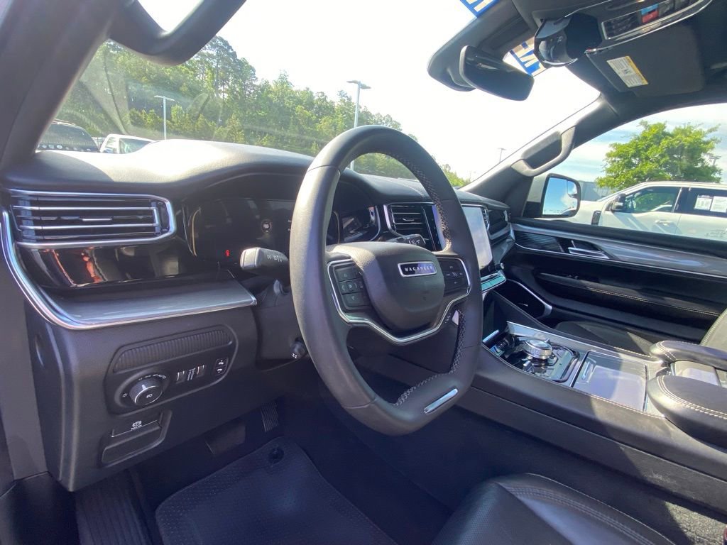 Used 2022 Jeep Wagoneer Series III AWD/4WD image 7