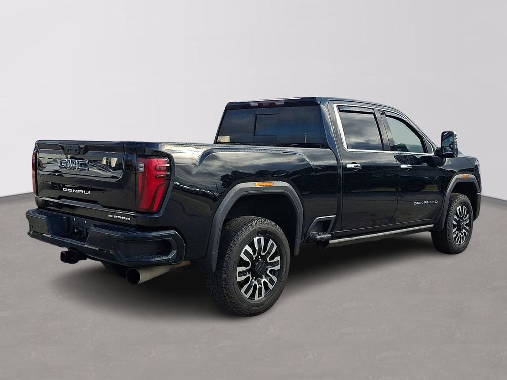 Used 2024 GMC Sierra 3500 Denali Ultimate AWD/4WD image 6