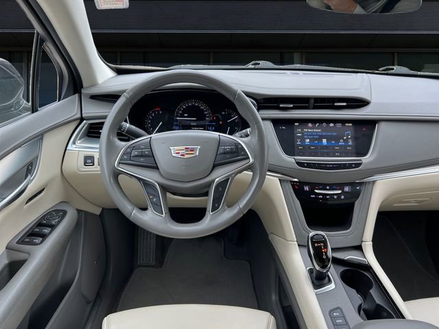 Used 2018 Cadillac XT5 Luxury image 12