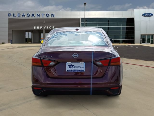 Used 2025 Nissan Altima 2.5 SV FWD image 4