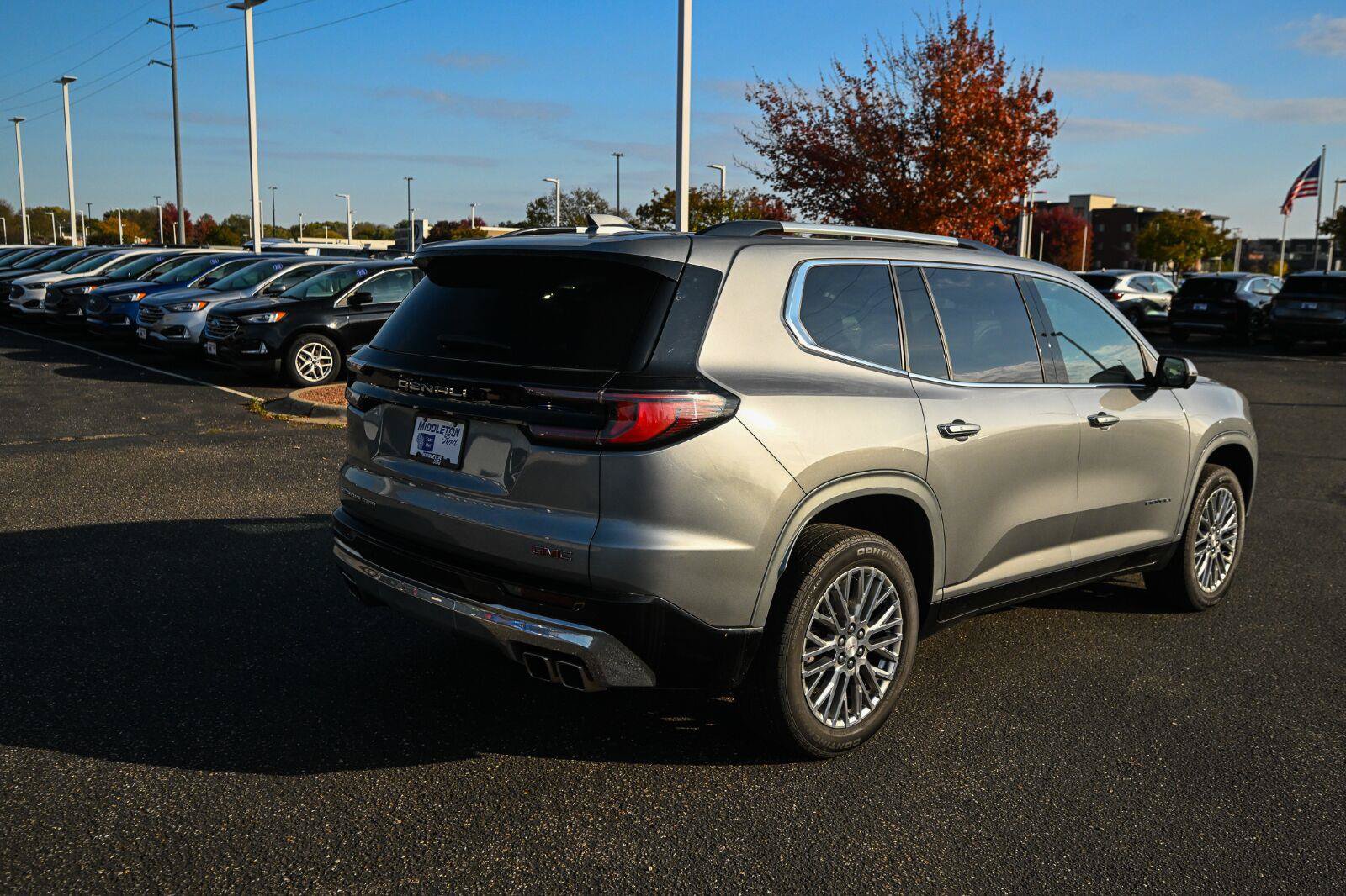 Used 2024 GMC Acadia Denali AWD/4WD image 7