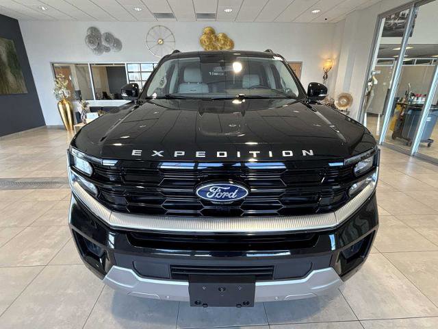 Certified 2025 Ford Expedition Platinum w/ Driver's Package AWD/4WD image 8