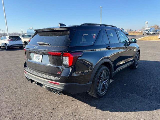 Certified 2025 Ford Explorer ST image 3