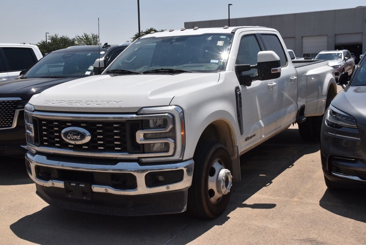 Certified 2023 Ford F350 Lariat w/ Lariat Ultimate Package AWD/4WD image 2