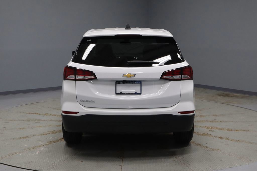 Used 2024 Chevrolet Equinox LS w/ LS Convenience Package image 4