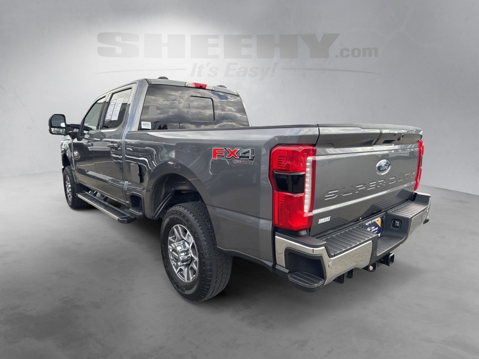 Certified 2024 Ford F250 Lariat w/ FX4 Off-Road Package image 3