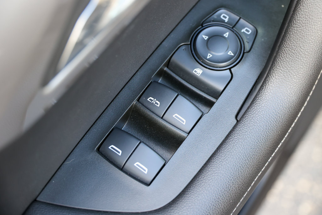 Used 2024 Chevrolet Blazer LT w/ Convenience Package FWD image 5