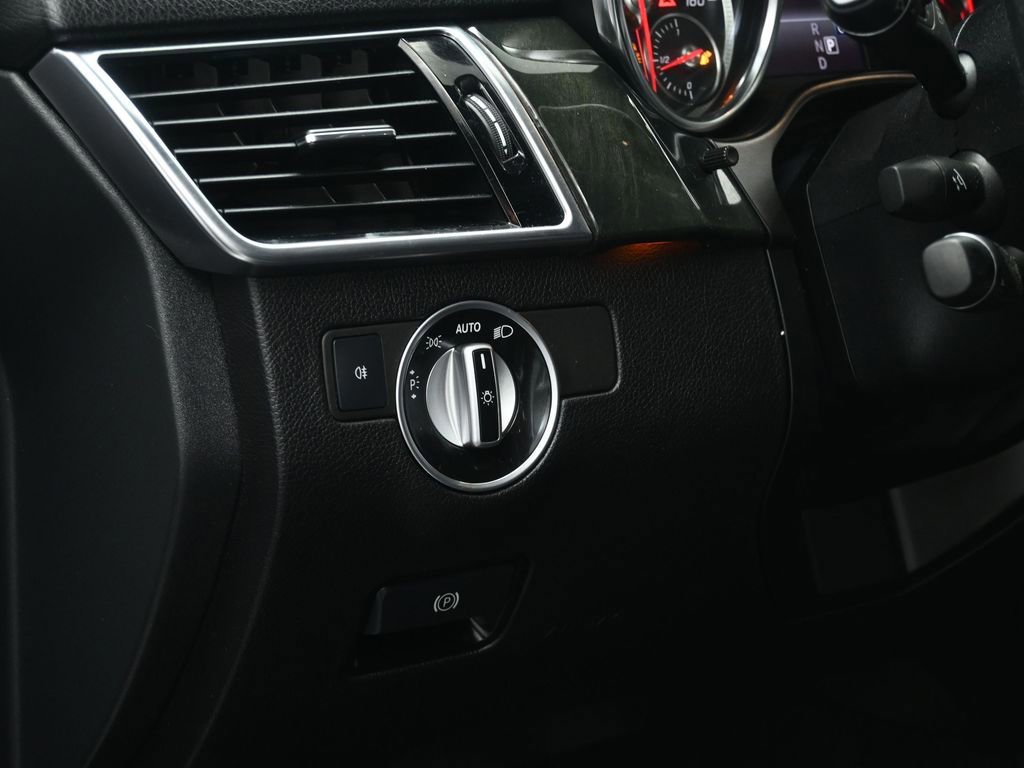 Used 2019 Mercedes-Benz GLE 400 4MATIC image 36