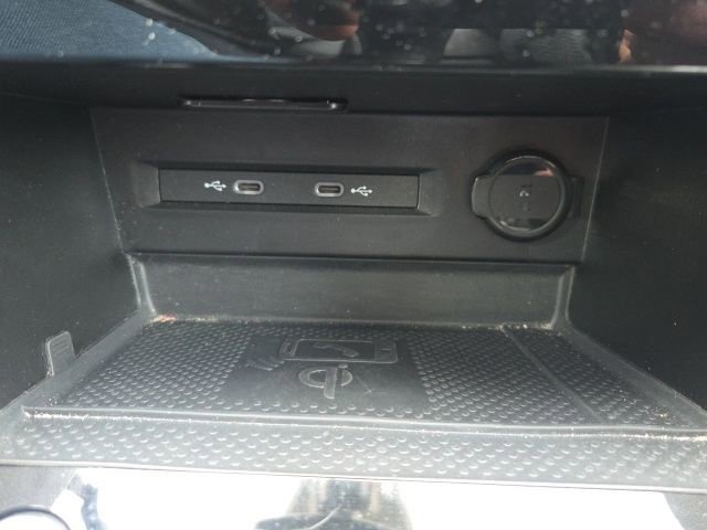 Used 2024 Volkswagen Taos SE image 35