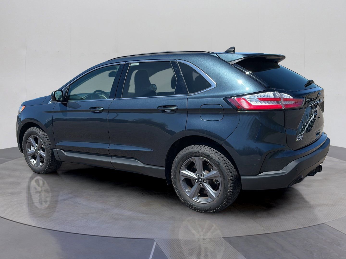 Certified 2022 Ford Edge SEL w/ Sport Appearance Package AWD/4WD image 3