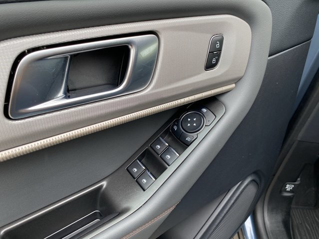 Certified 2025 Ford Explorer Active AWD/4WD image 12