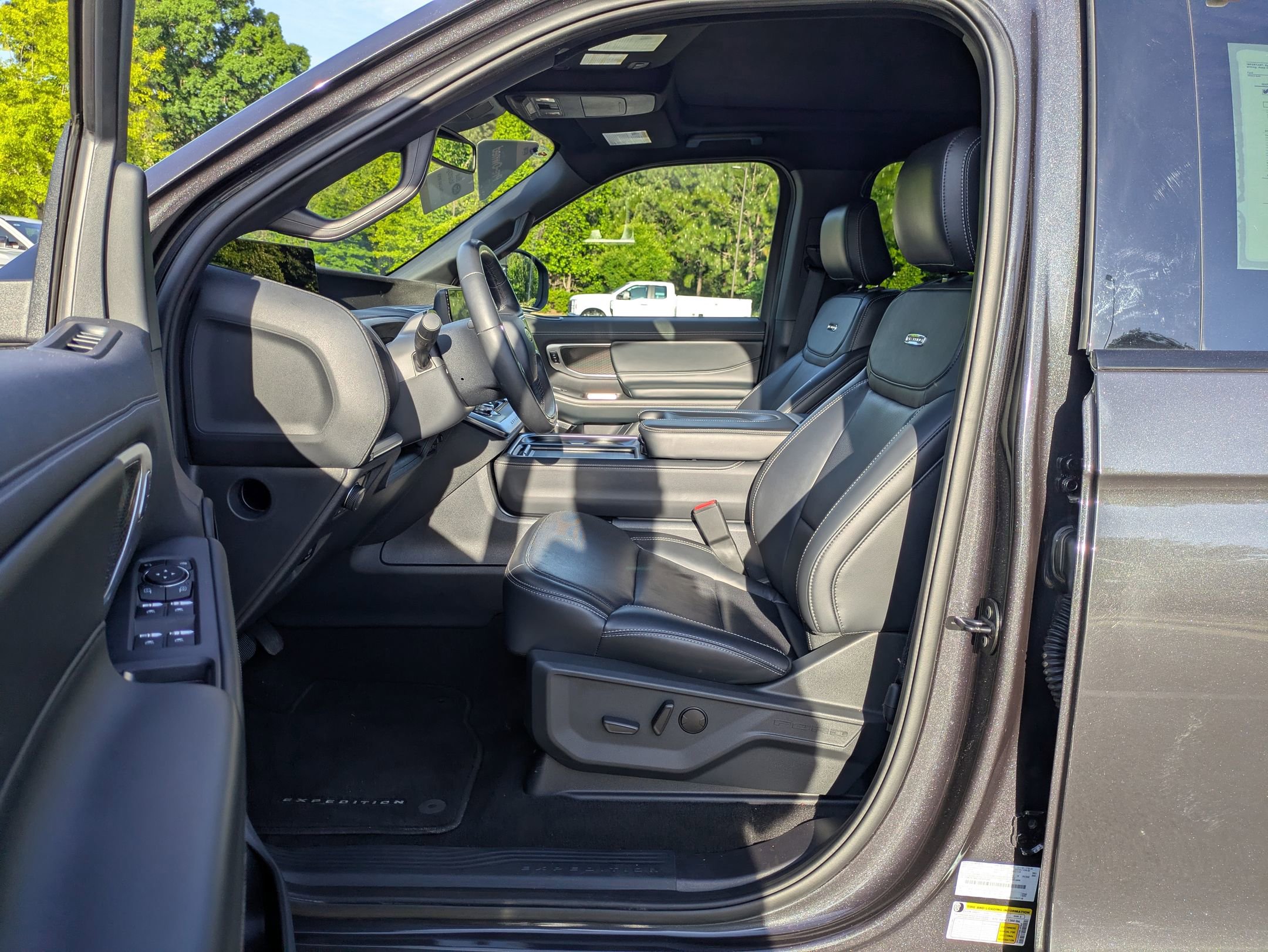 Certified 2025 Ford Expedition Max Platinum w/ Stealth Appearance Package AWD/4WD image 12