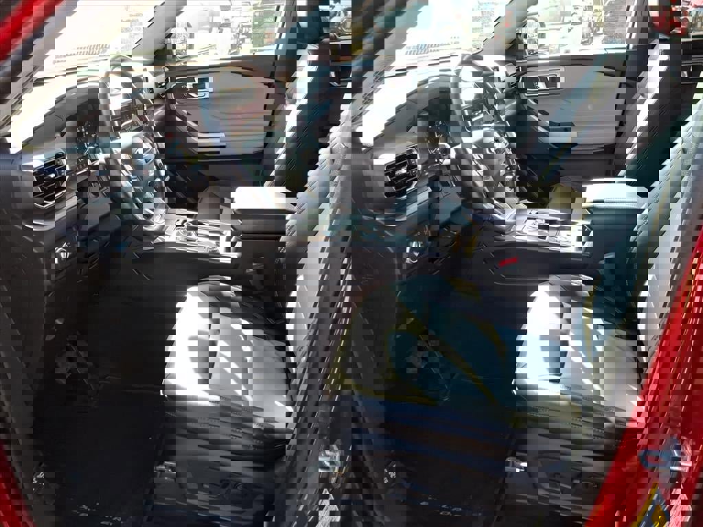 Certified 2022 Ford Explorer XLT w/ Equipment Group 202A image 11