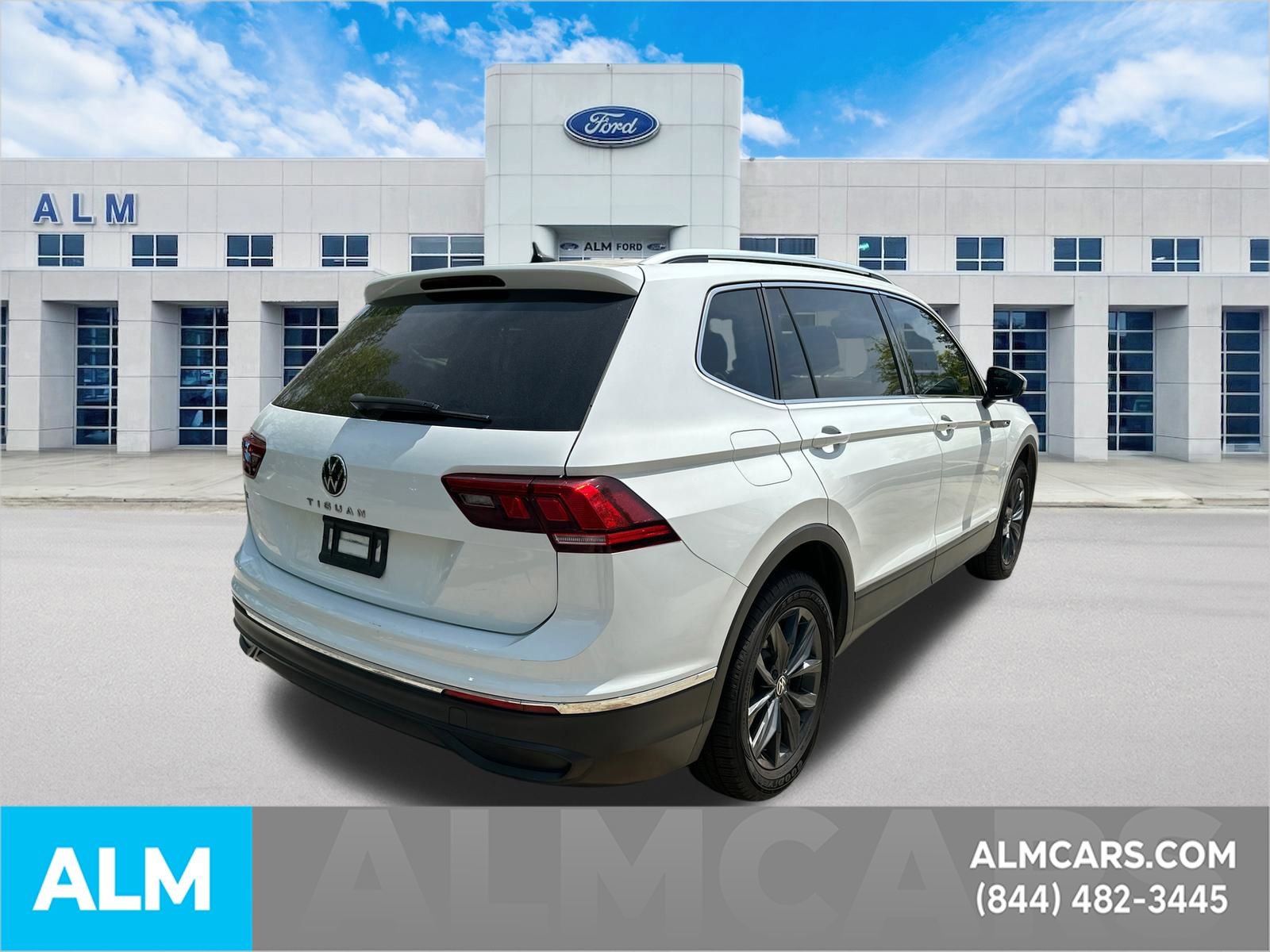 Used 2022 Volkswagen Tiguan SE FWD image 5