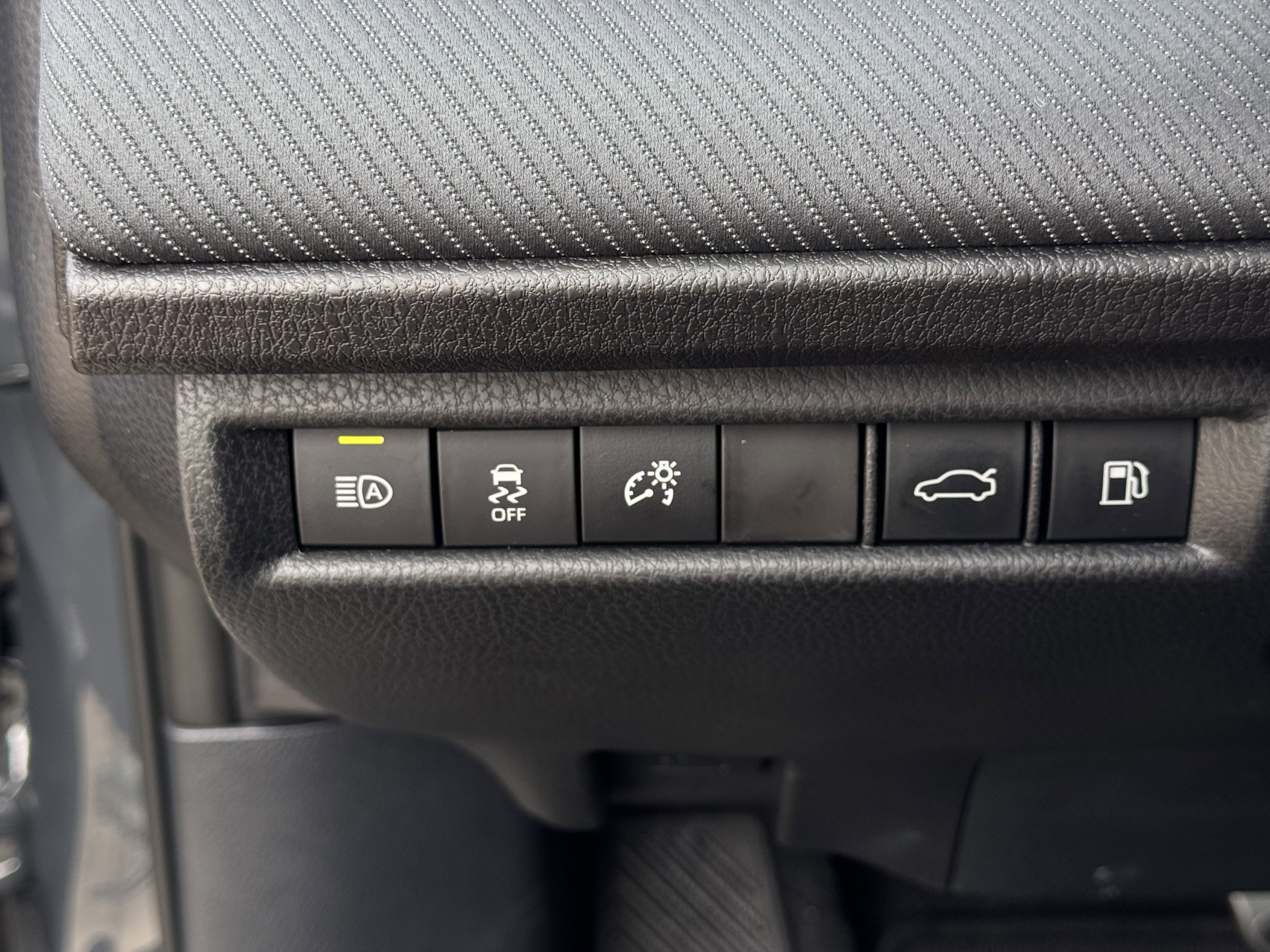 Used 2025 Toyota Camry LE image 21