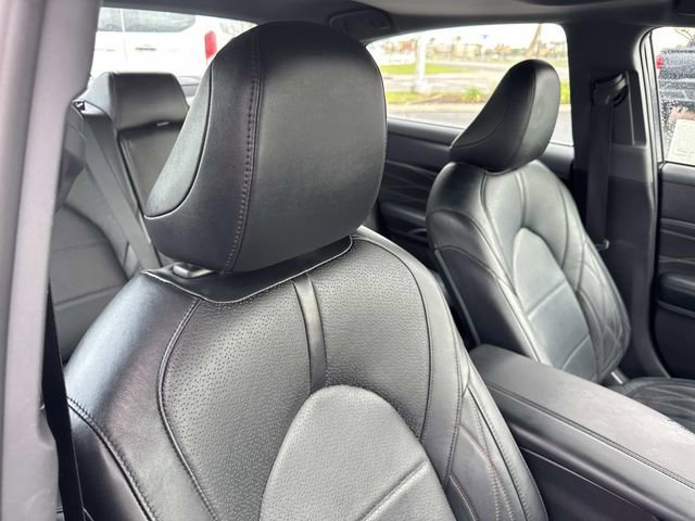 Used 2021 Toyota Avalon Limited image 33